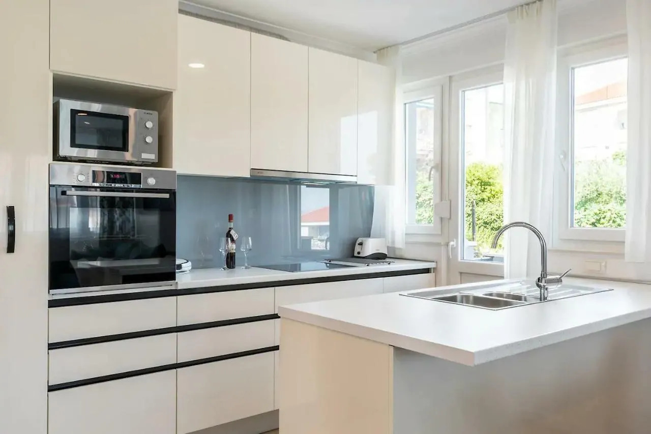 Relax & Recharge Sea View Apartment